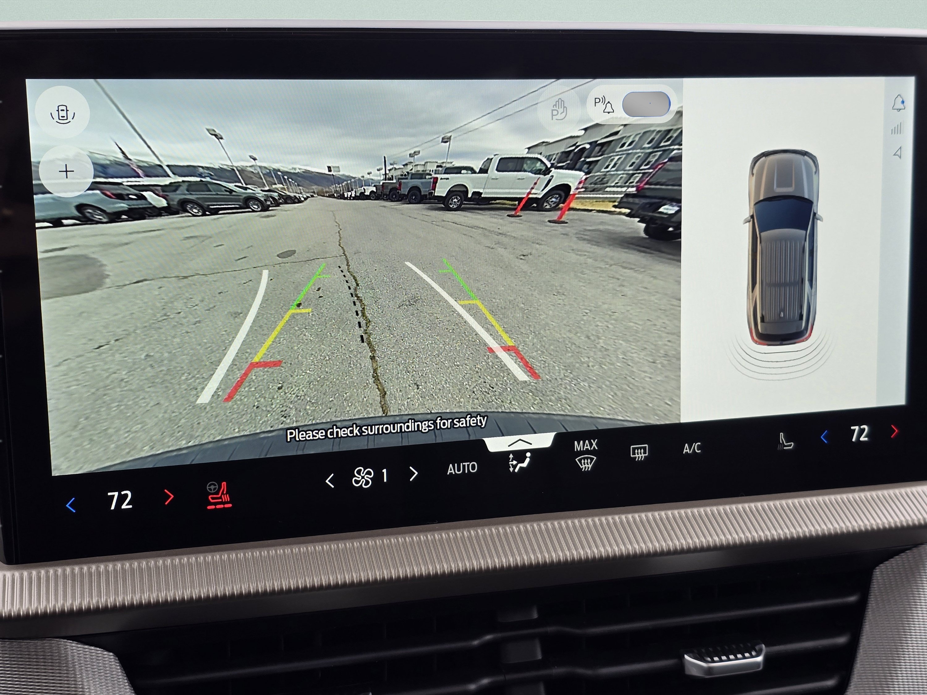 2026 Ford Explorer Active - Photo 13