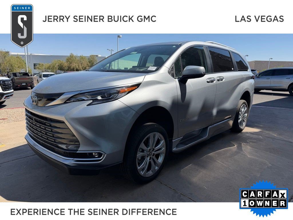 2024 Toyota Sienna Platinum 7-Passenger Hybrid FWD's photo