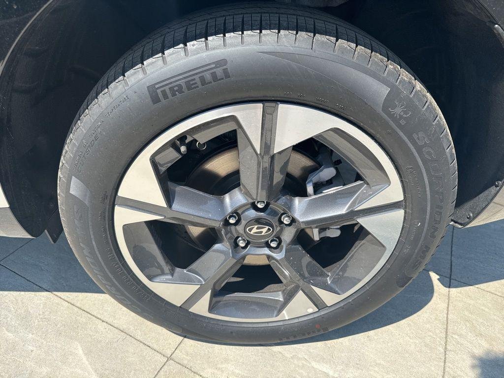 New 2026 Black Hyundai Limited image 10