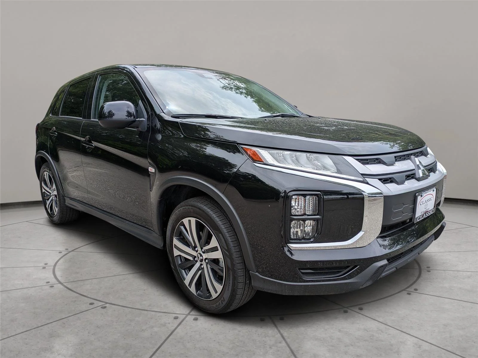 Used 2025  Mitsubishi S image 1