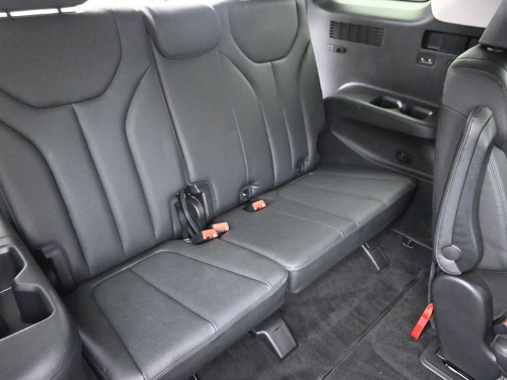 Used 2022 White Hyundai SEL image 11