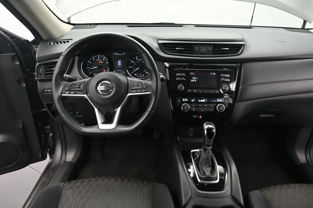 Used 2017 Gun Metallic Nissan SV image 21