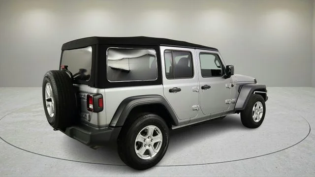 Used 2018 Billet Silver Metallic Jeep Unlimited Sport S image 4