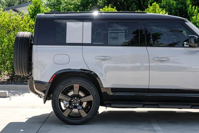New 2026 Borasco Grey Land Rover X-Dynamic SE image 12