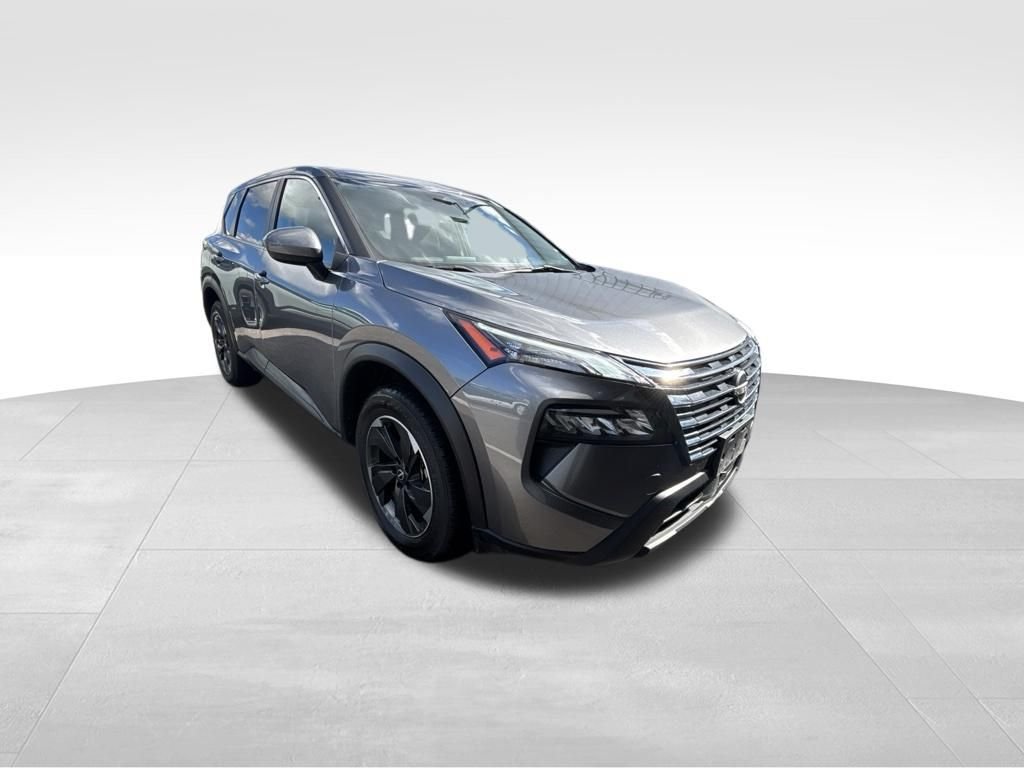 Used 2024 Gray Nissan SV image 9