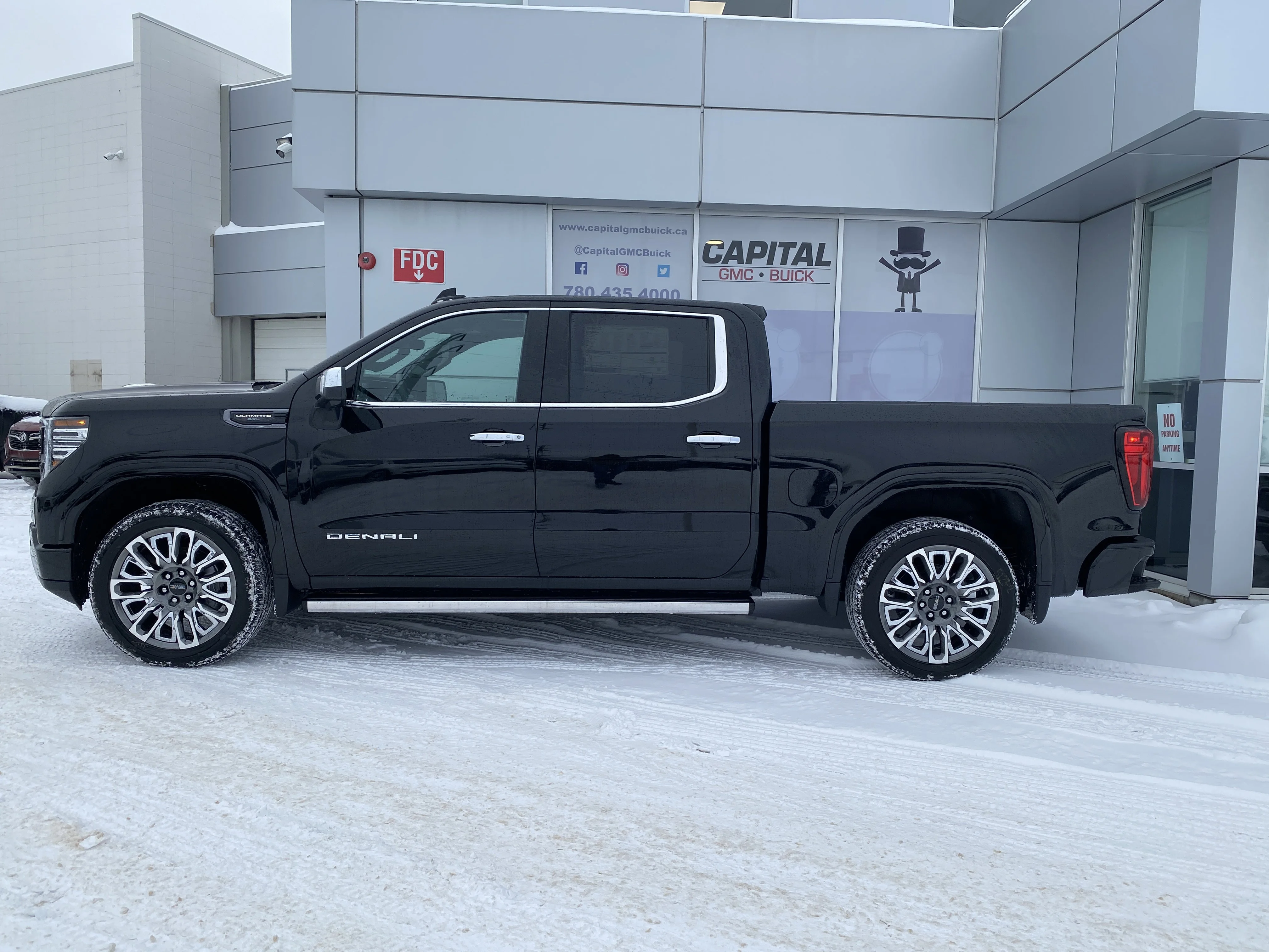 New 2026 ONYX BLACK GMC Denali Ultimate image 3