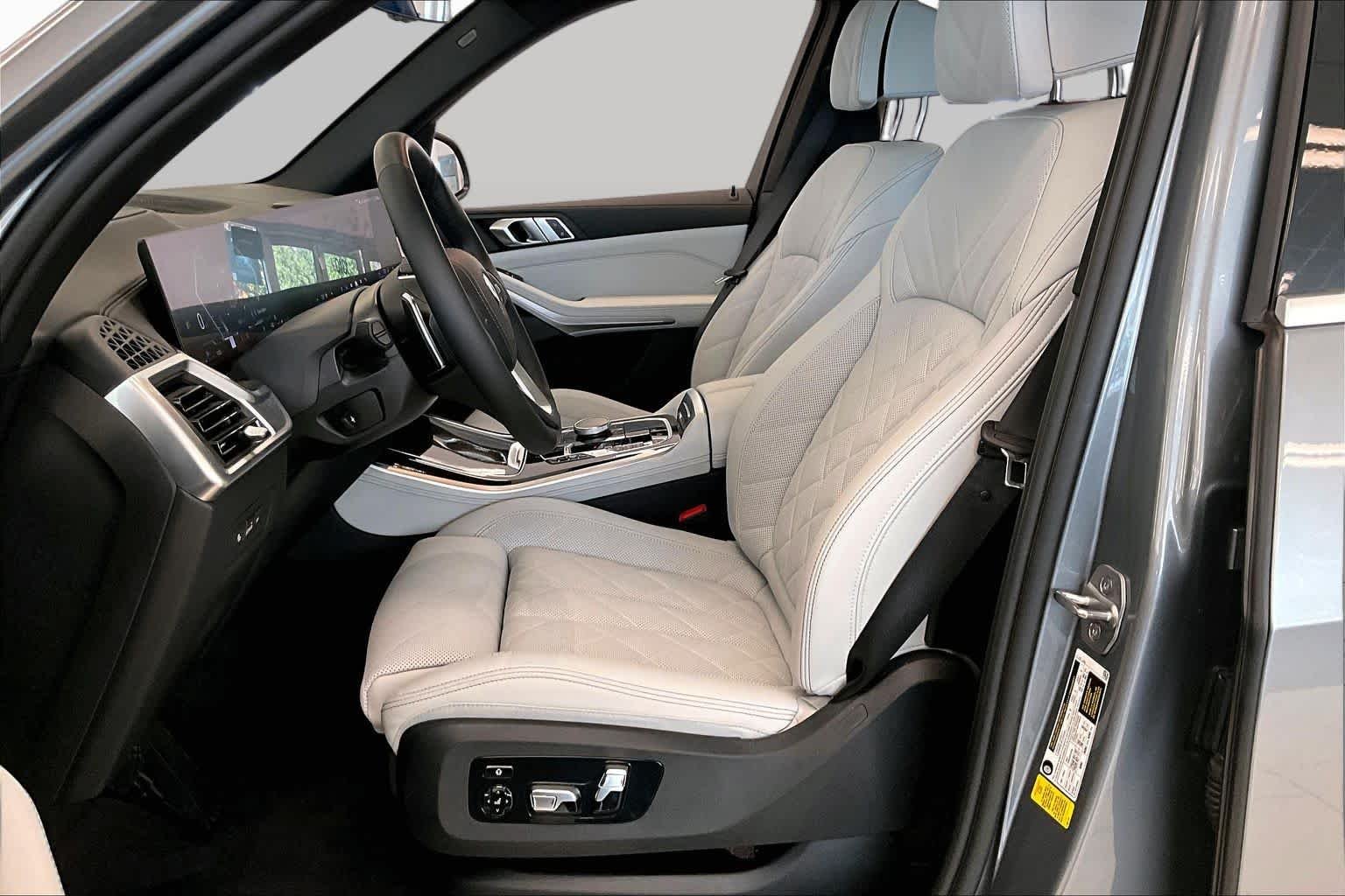 Used 2024 Skyscraper Grey Metallic BMW sDrive40i image 7