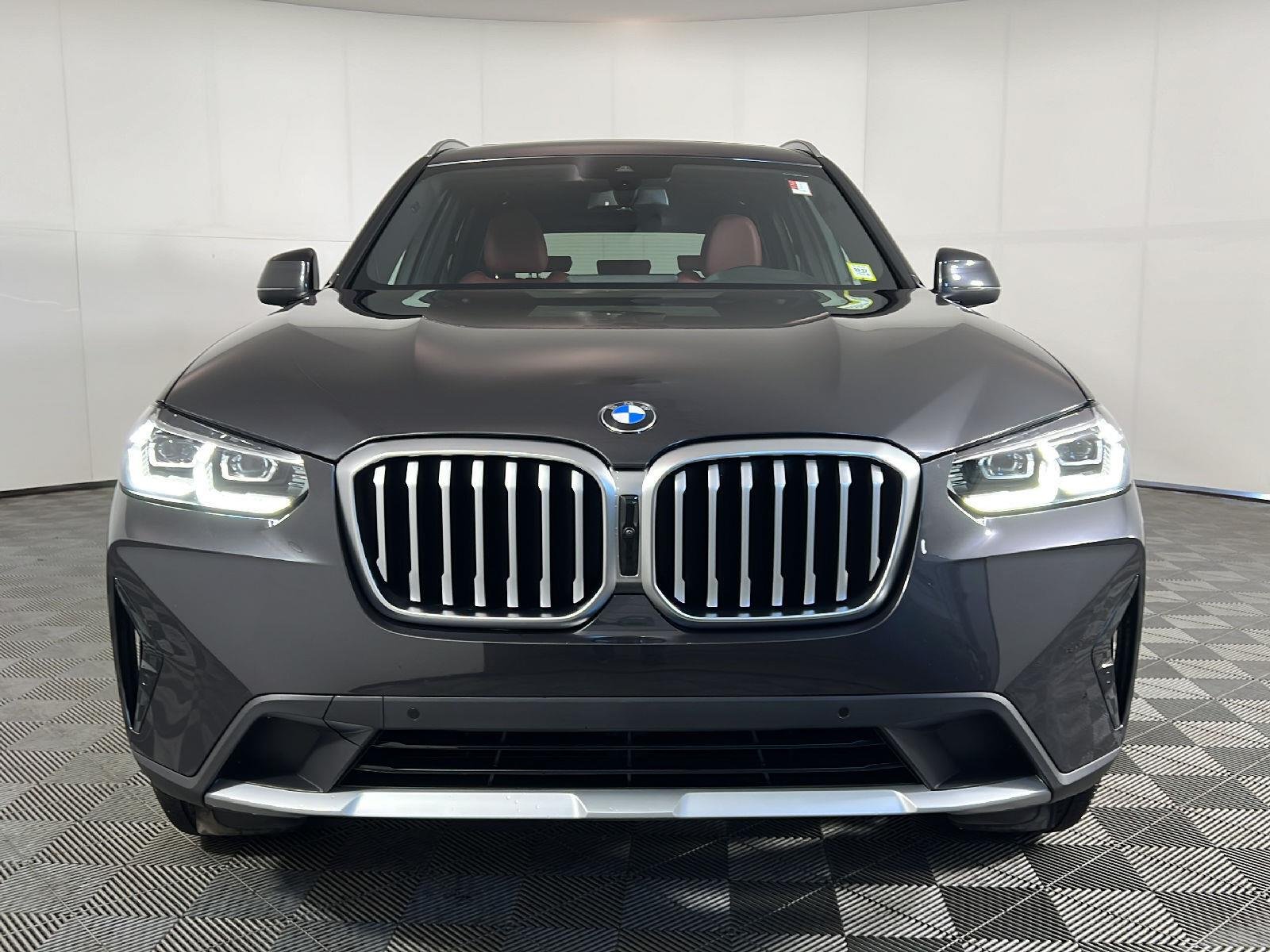 Used 2023 Dark Graphite Metallic BMW xDrive30i image 13