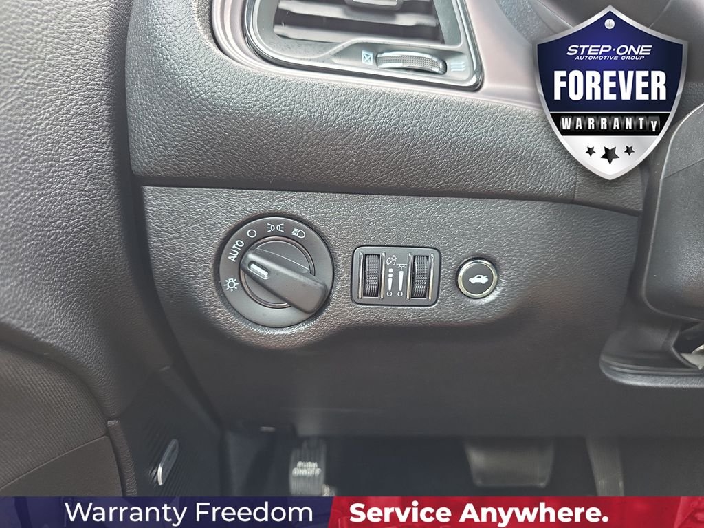 Used 2023 Gray Dodge SXT image 19