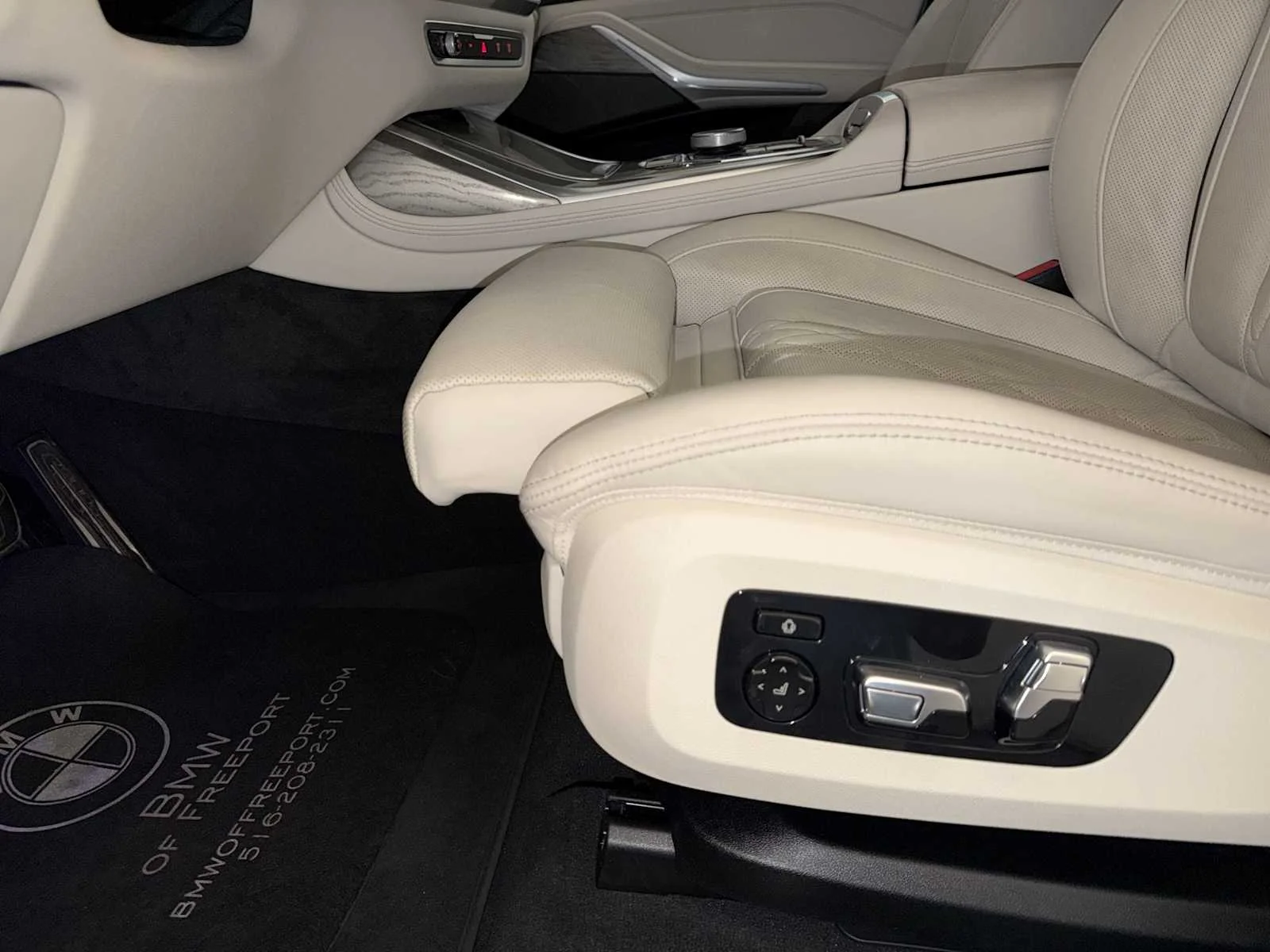 2026 BMW X7 40i - Photo 10