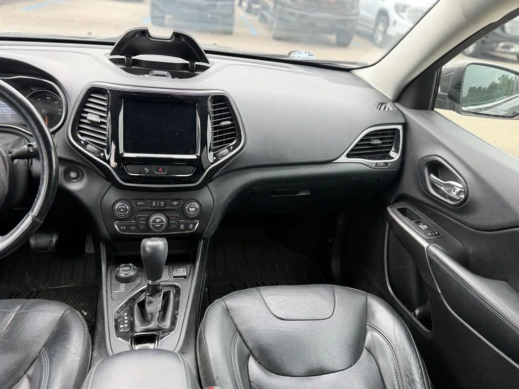 Used 2019 Gray Jeep Limited image 15