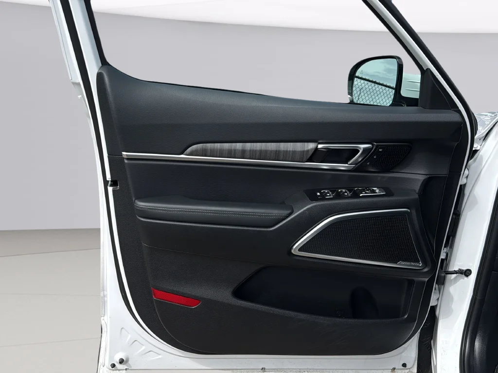Used 2025 Glacial White Pearl Kia SX-Prestige image 24
