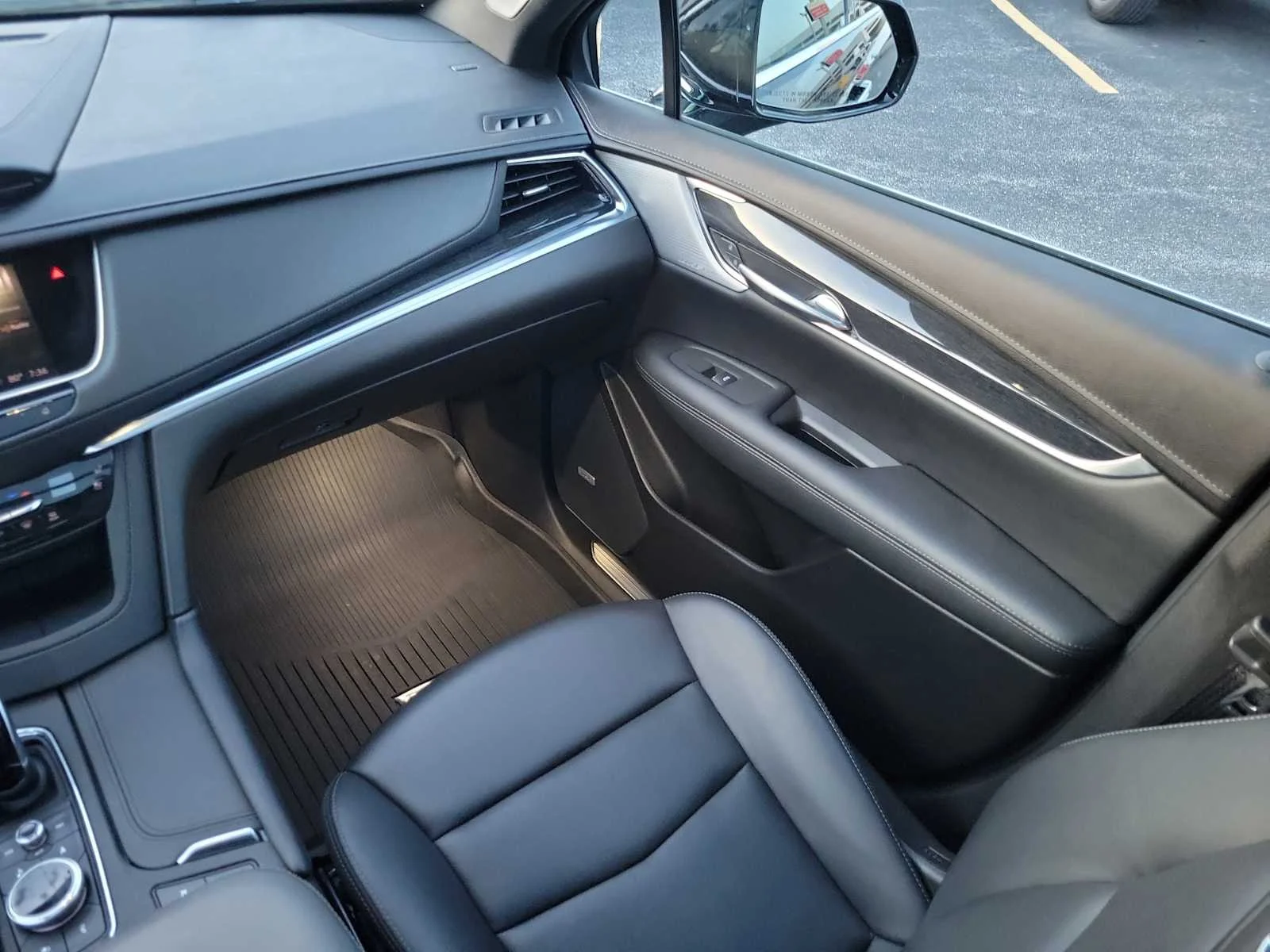 Used 2023 Stellar Black Metallic Cadillac Premium Luxury image 15