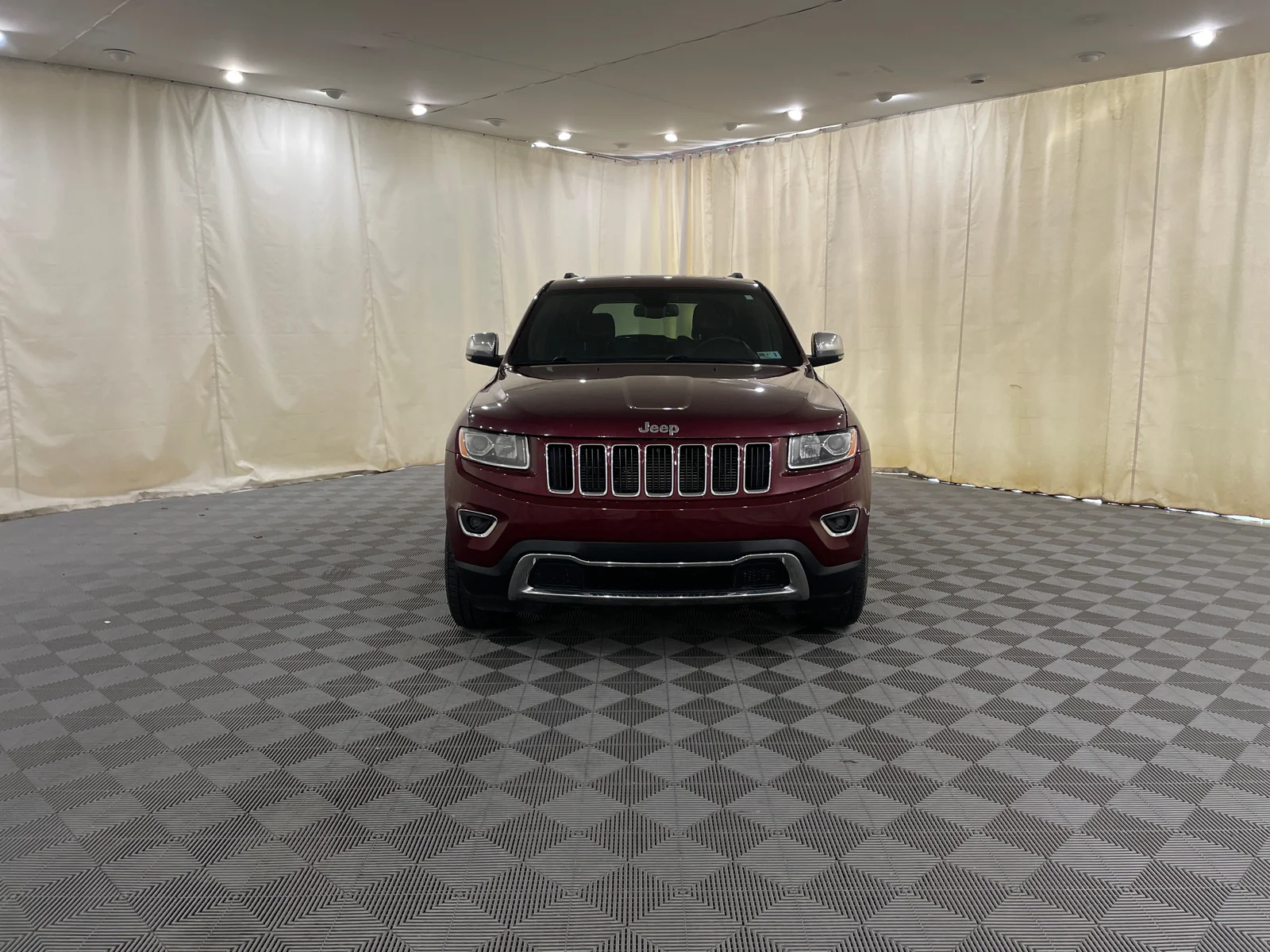 Used 2016 Velvet Red Pearlcoat Jeep Limited image 2