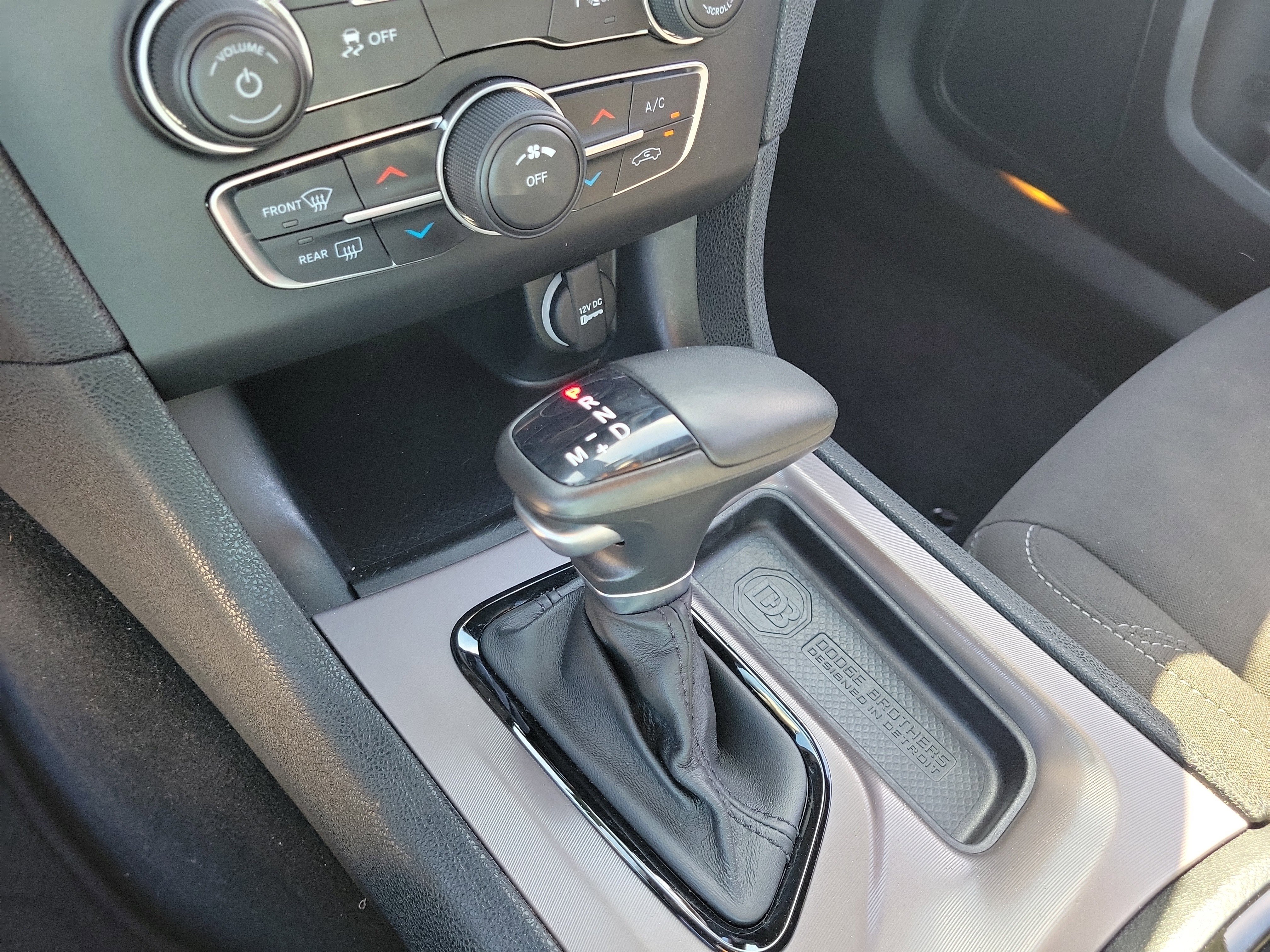 Used 2023 B5 Blue Pearlcoat Dodge SXT image 25