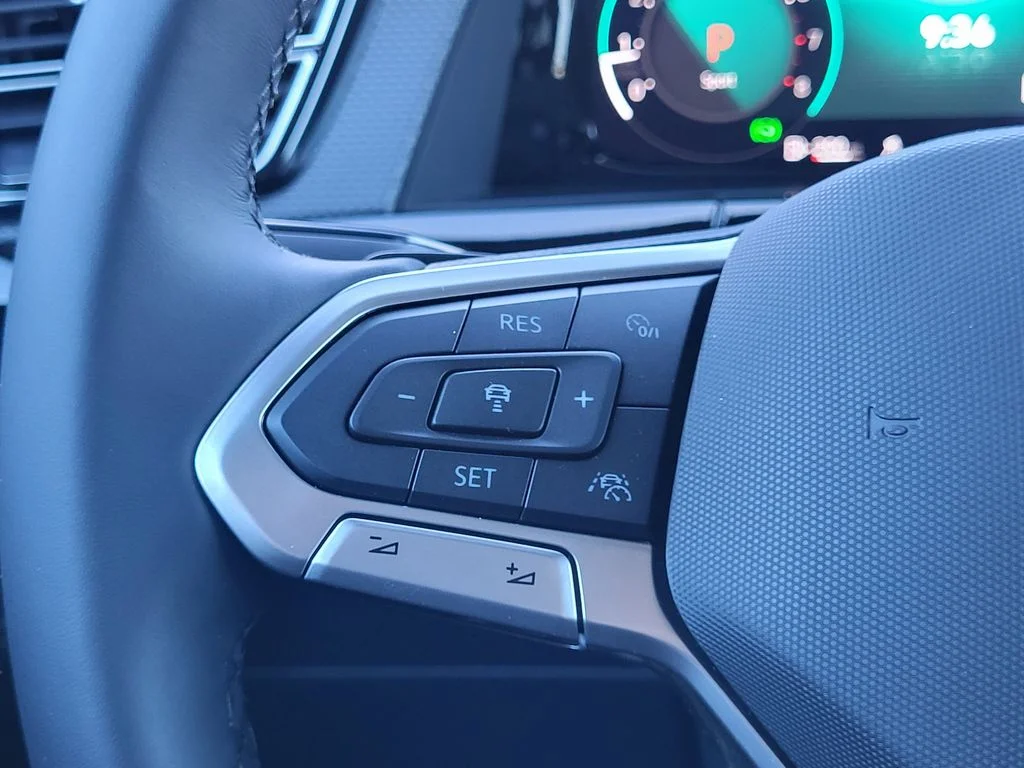 2025 Volkswagen Atlas Cross Sport SEL Premium R-LINE - Photo 11