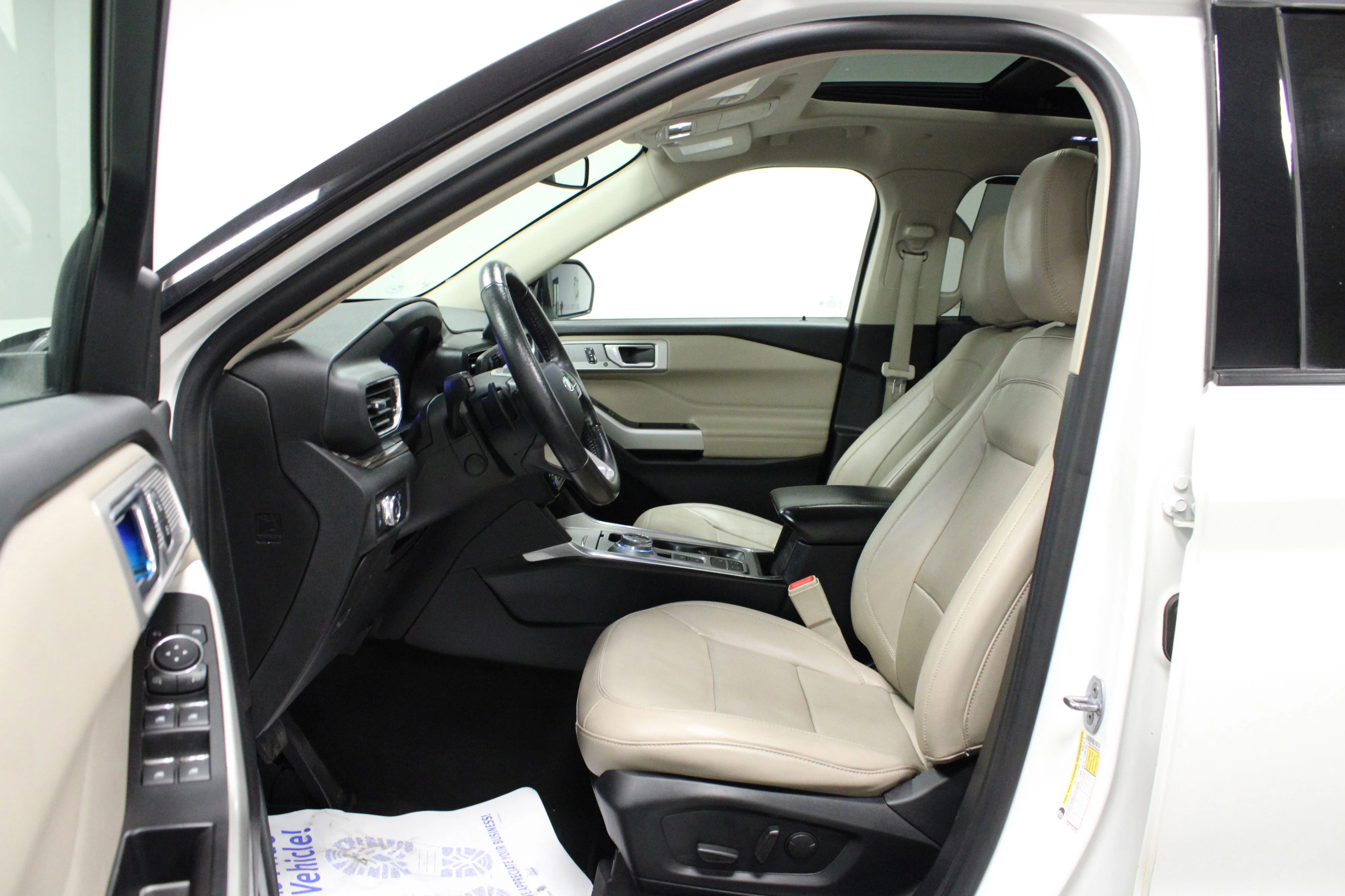 Used 2021 Star White Metallic Tri-Coat Ford Limited image 12