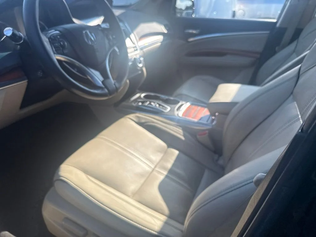 Used 2017  Acura 3.5L image 3