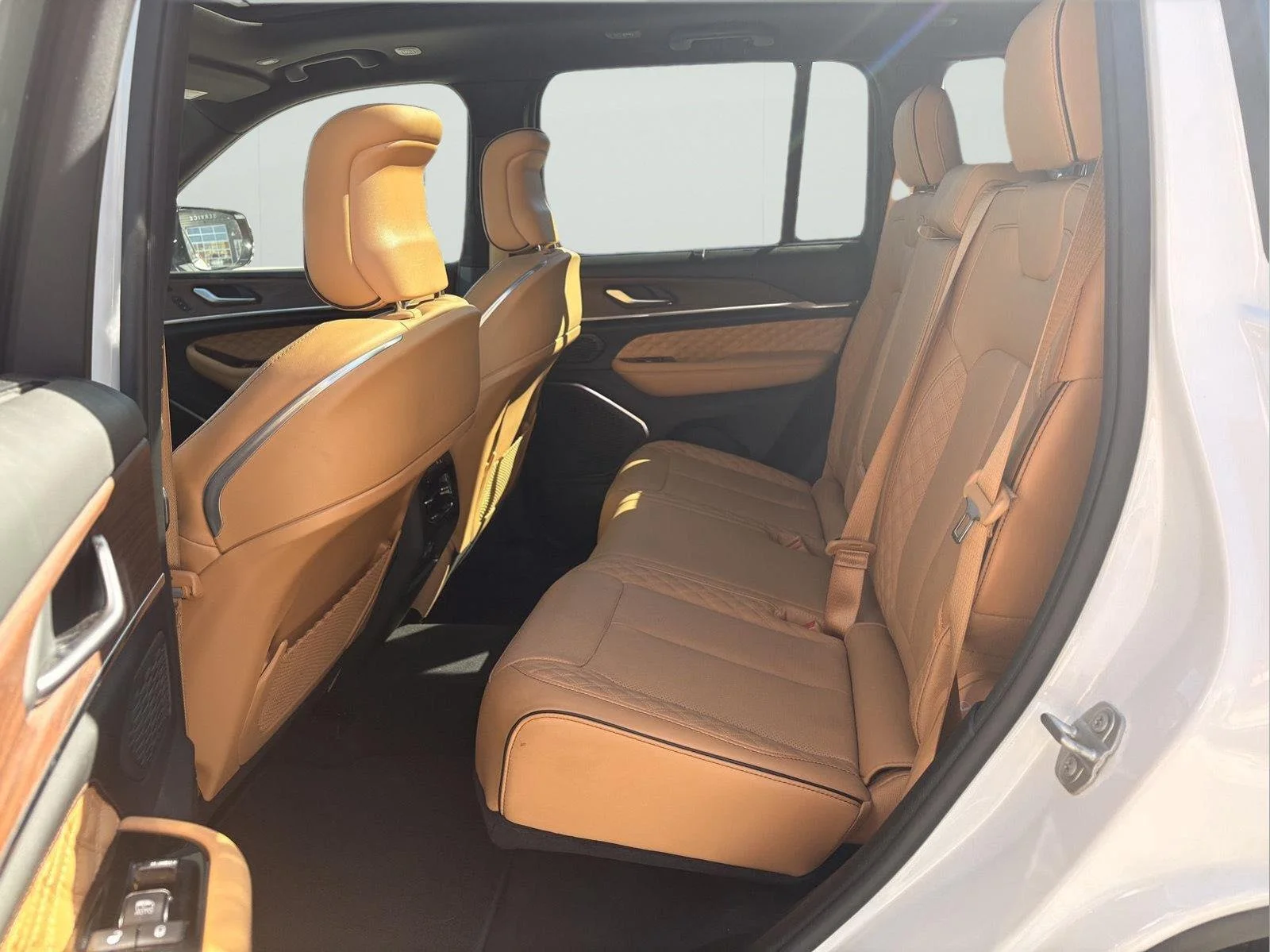 Used 2024 Bright White Clearcoat Jeep Summit image 9