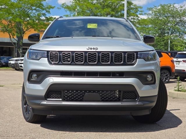 New 2026 Silver Zynith Metallic Clear-Coat Exterior Paint Jeep Latitude image 3