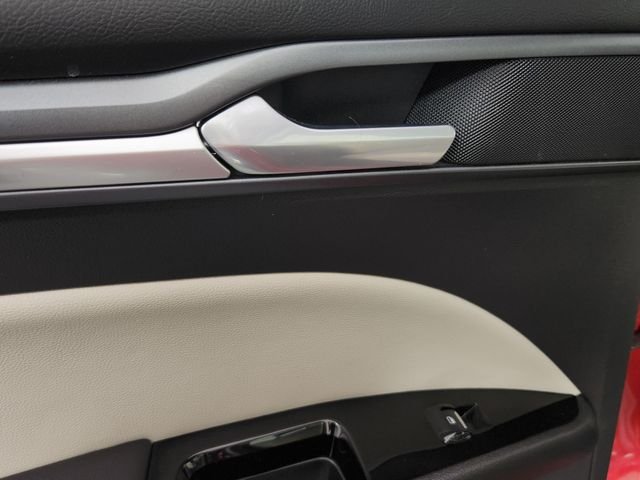 2016 Ford Fusion Energi Titanium - Photo 17