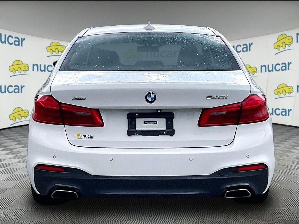Used 2019 Alpine White BMW 540i xDrive image 5
