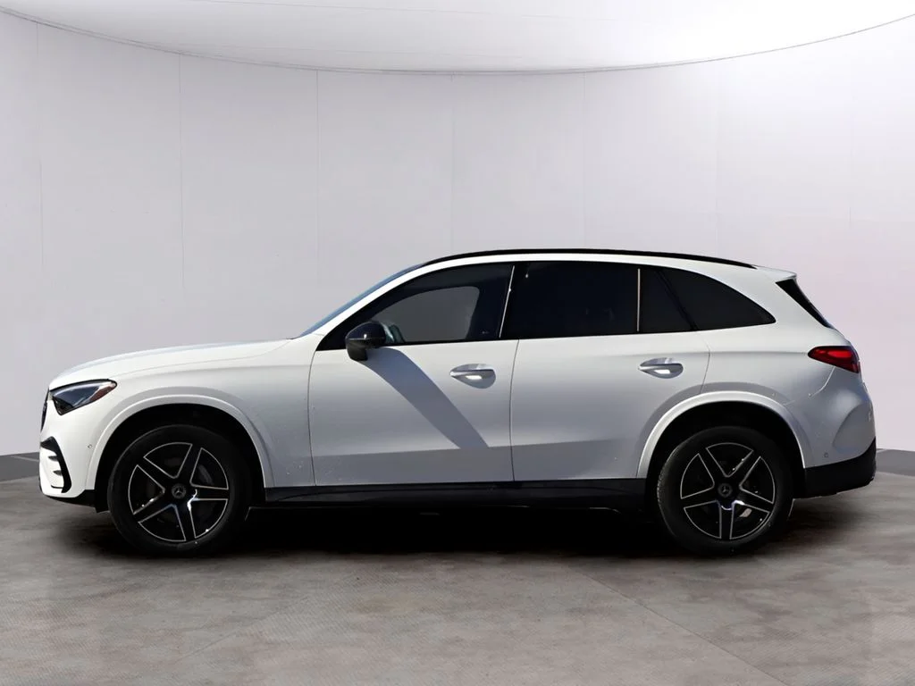 New 2026 Polar White Mercedes-Benz GLC 300 image 4