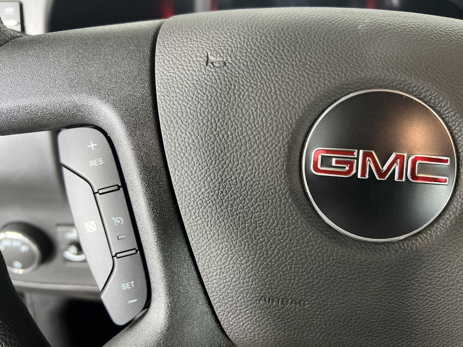 2025 GMC Savana Cargo Work Van - Photo 24