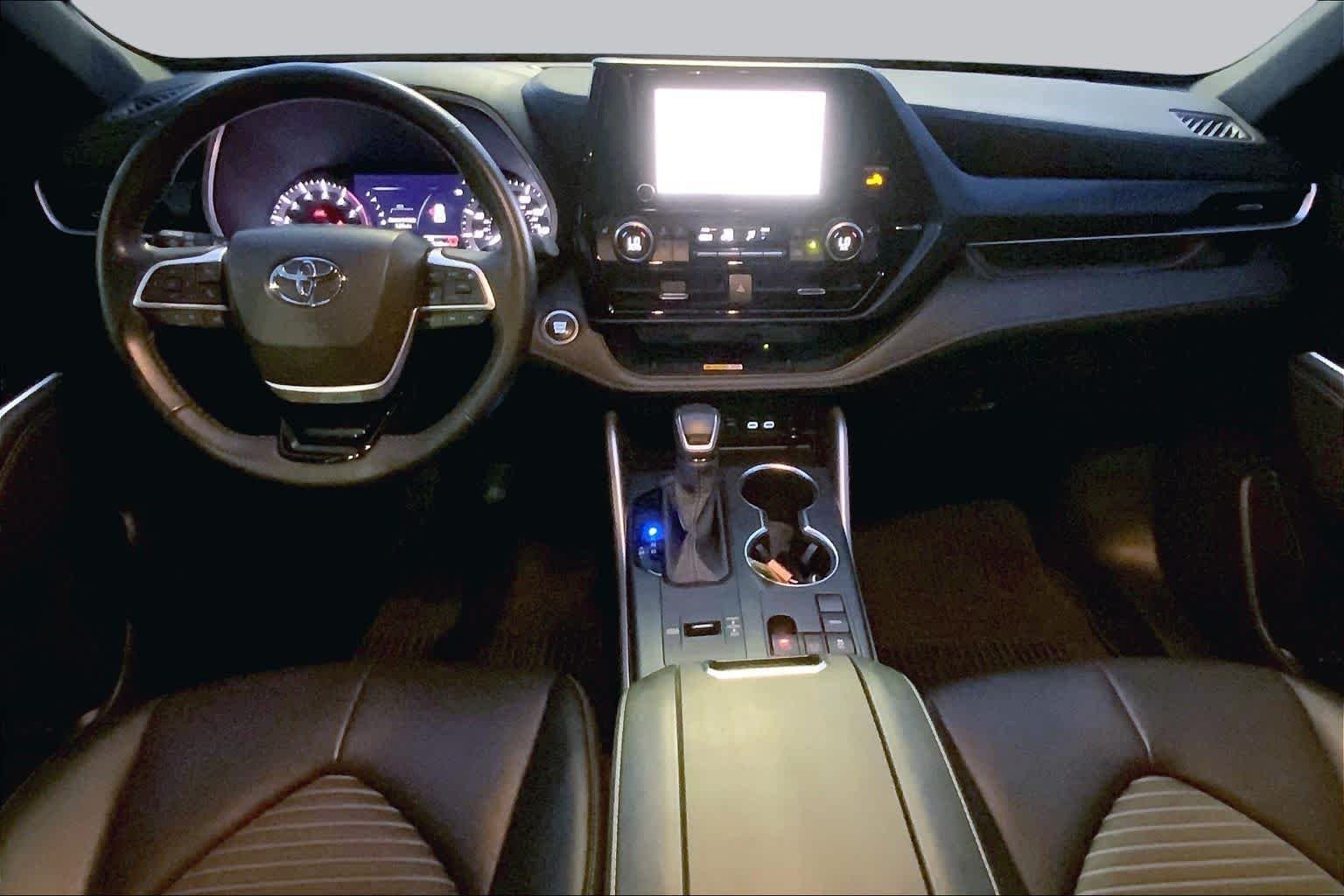 Used 2024 Wind Chill Pearl Toyota LE image 15