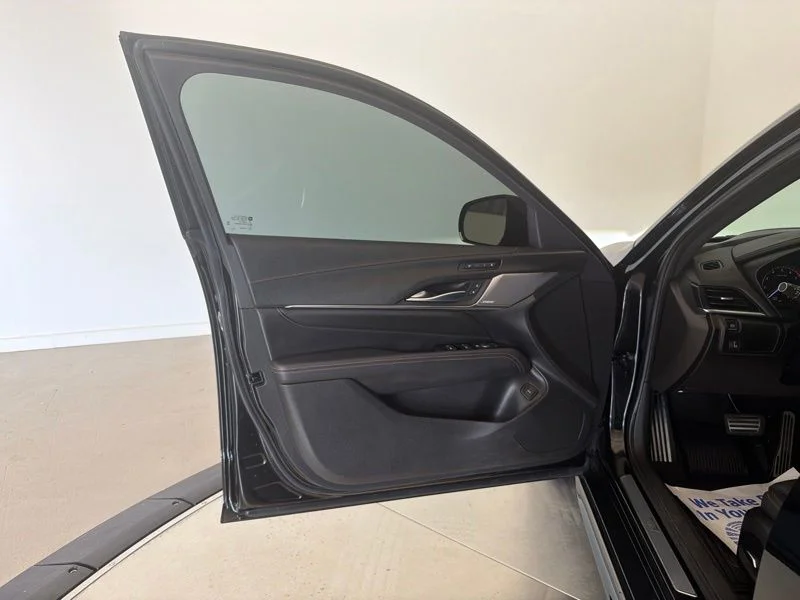 Used 2021 Black Cadillac Sport image 18