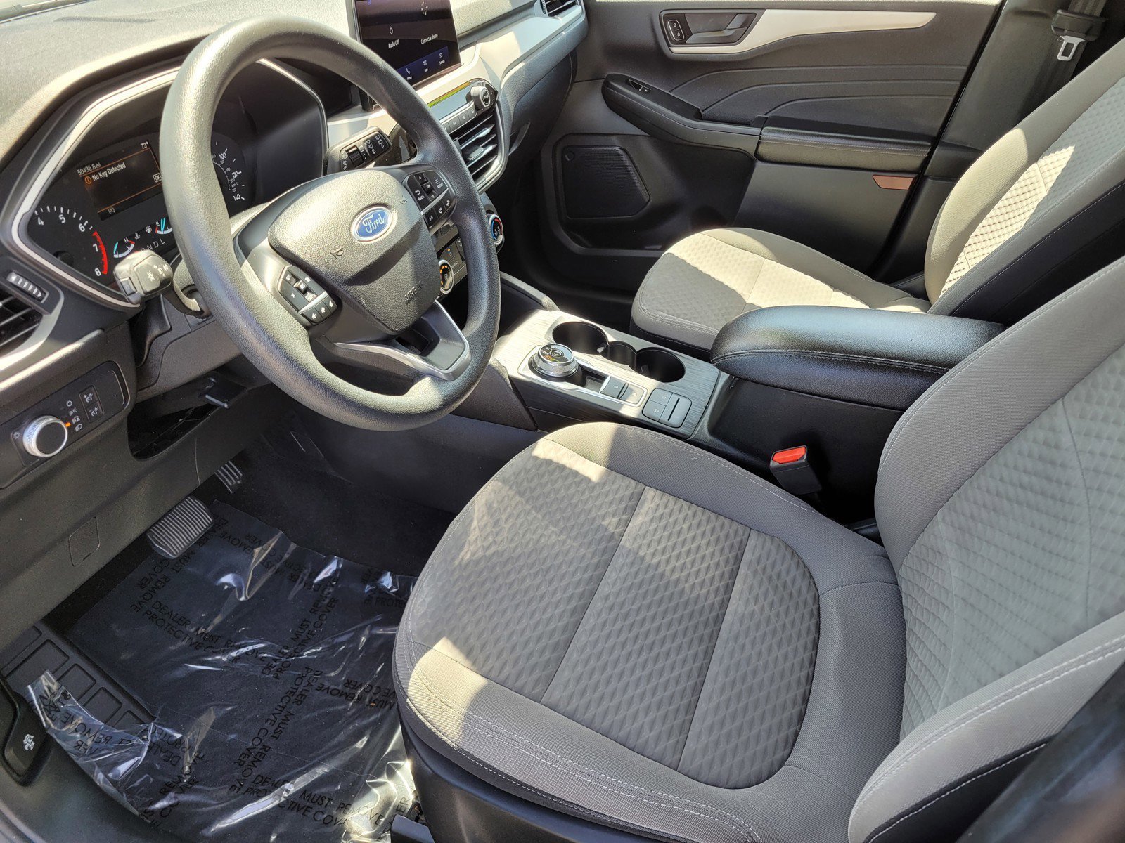 Used 2022 Silver Ford SE image 14