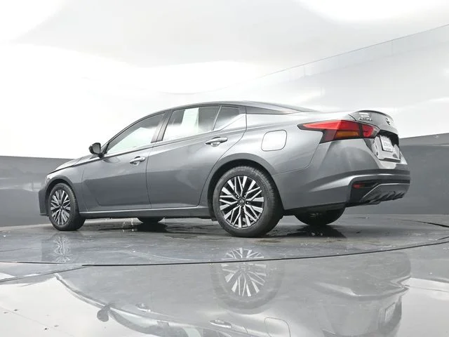 Used 2024 Gray Nissan 2.5 SV image 34