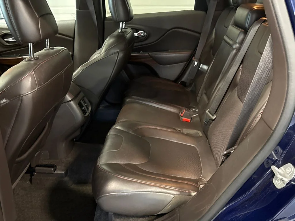 Used 2015 Blue Jeep Trailhawk image 7