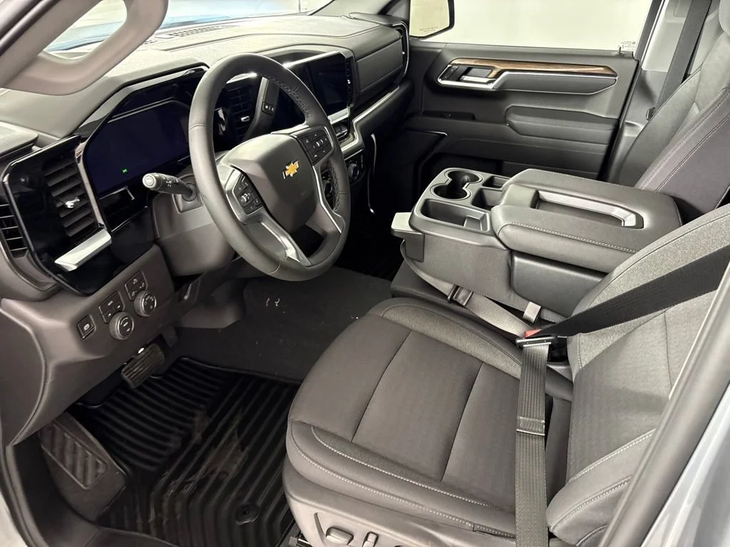 New 2026 Sterling Gray Metallic Chevrolet LT (2FL) image 32