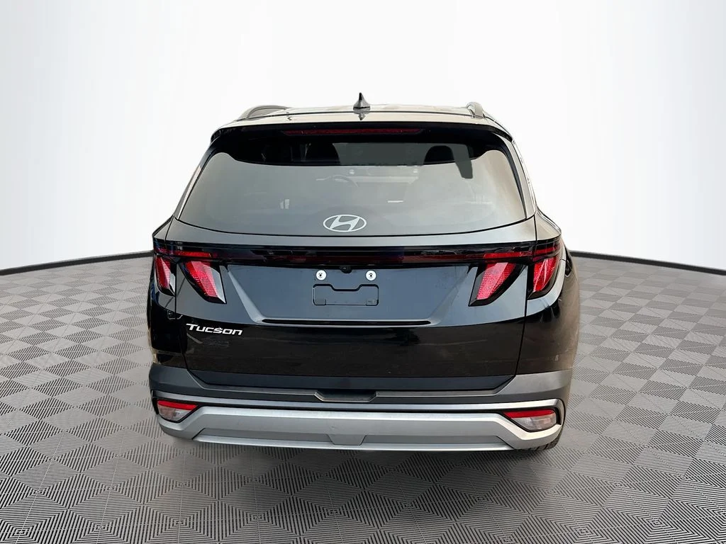 Used 2025 Black Hyundai SEL image 7