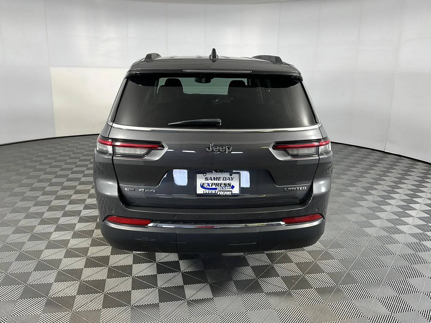 Used 2022 Baltic Gray Metallic Clearcoat Jeep Limited image 10