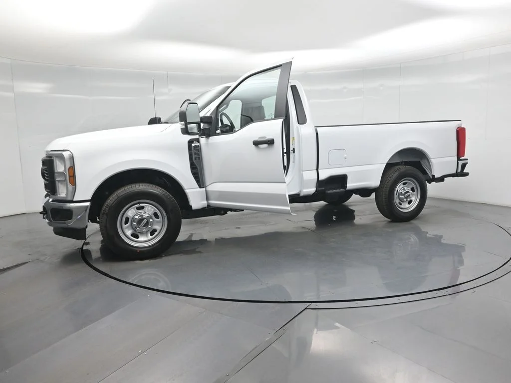 New 2026 Oxford White Ford XL image 26