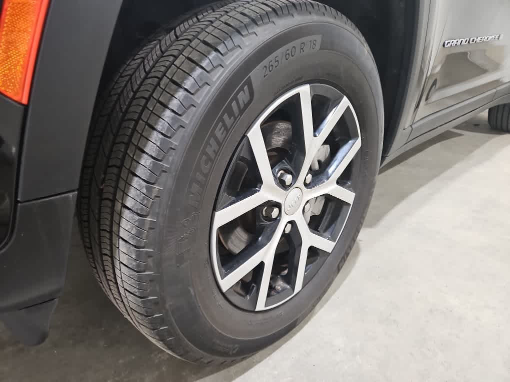 Used 2024 Diamond Black Jeep Limited image 7