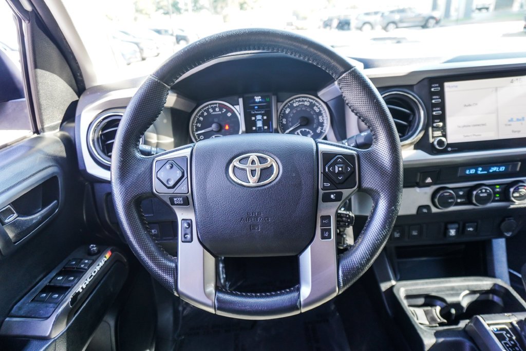 Used 2022 White Toyota SR5 image 13