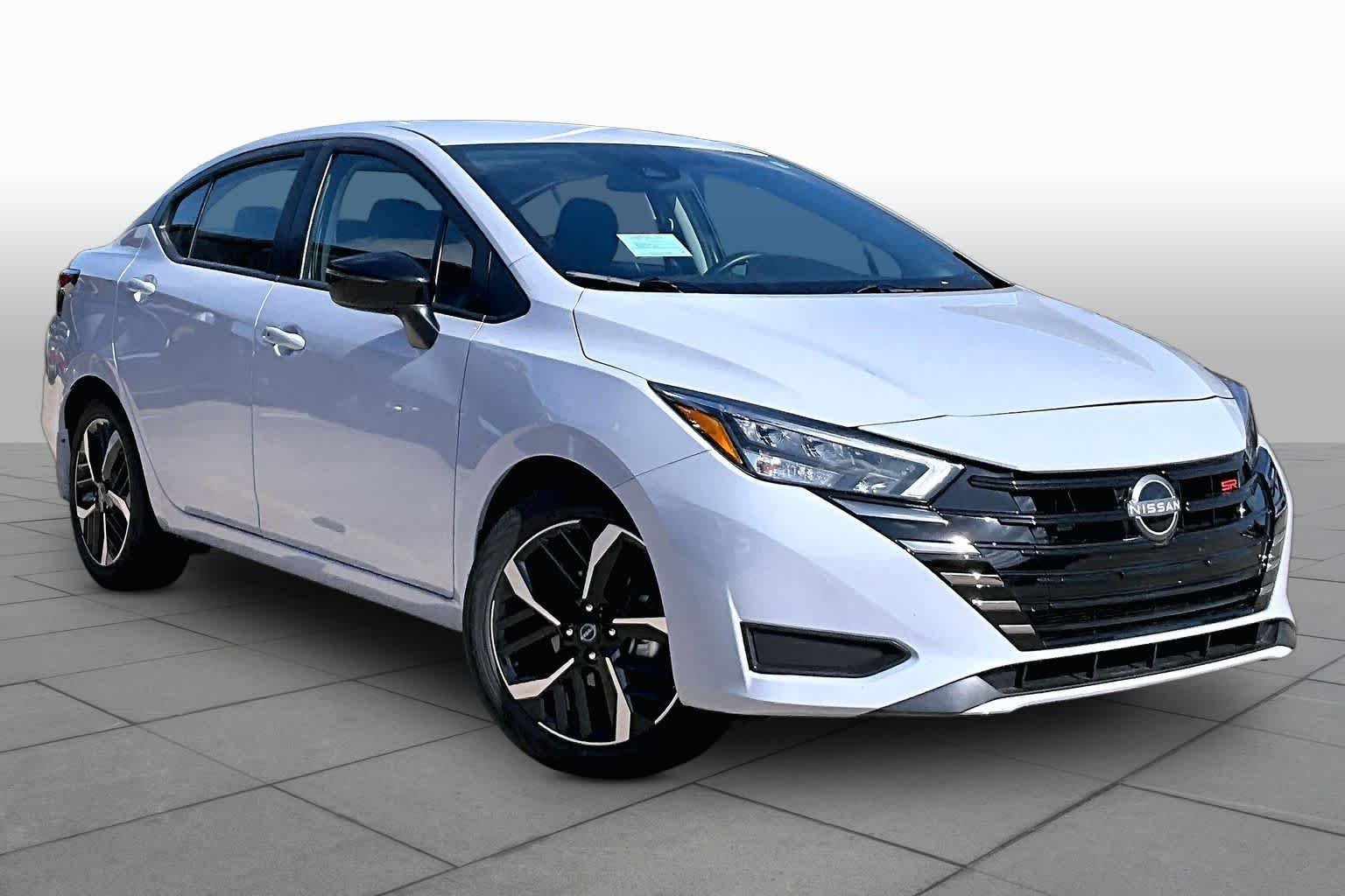 Used 2025 Gray Sky Pearl Nissan SR image 2