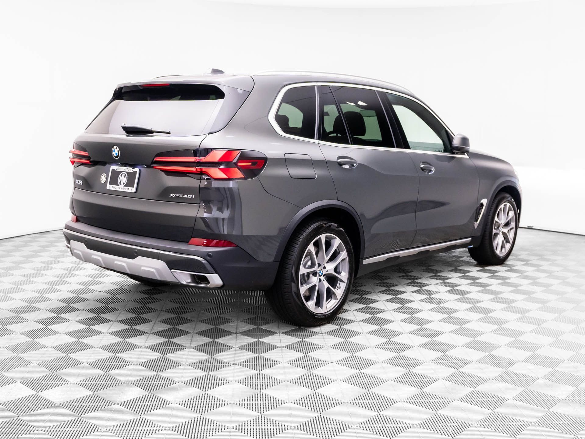 New 2026 Dravit Grey Metallic BMW xDrive40i image 6