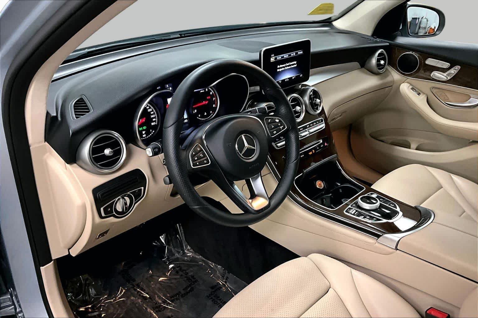 Used 2018 Diamond Silver Metallic Mercedes-Benz GLC 300 image 18