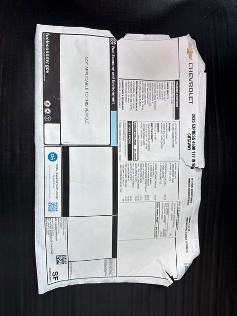 New 2025 Summit White Chevrolet 2WT image 21