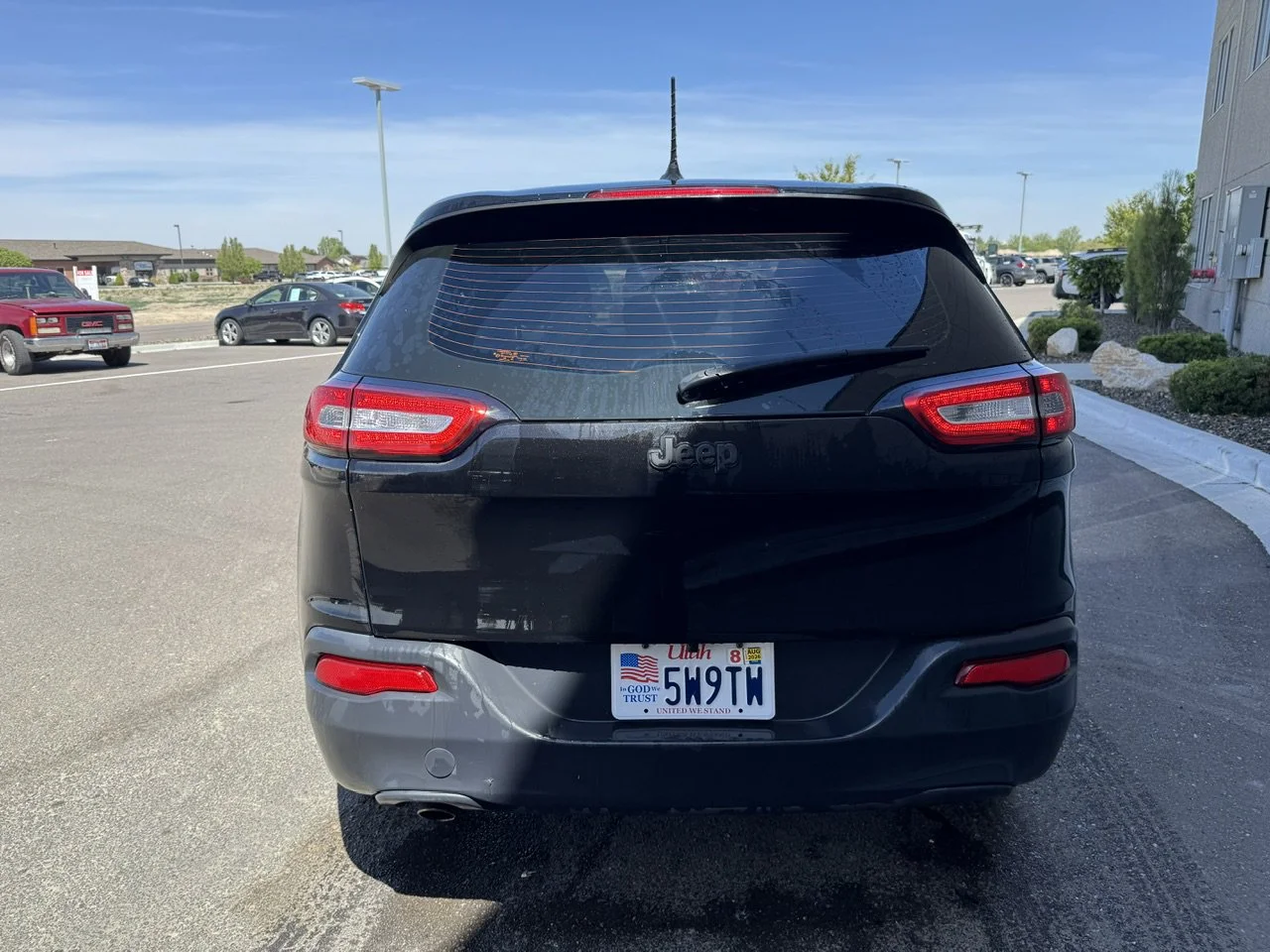 Used 2017 Diamond Black Crystal Pearlcoat Jeep Sport image 6