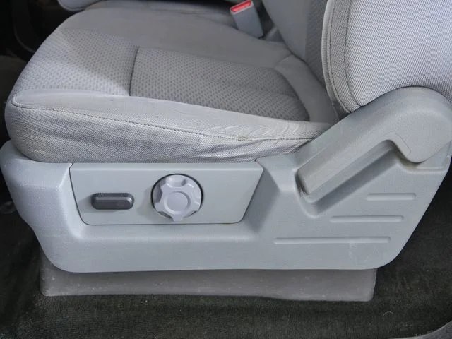 Used 2013 White Ford XLT image 25