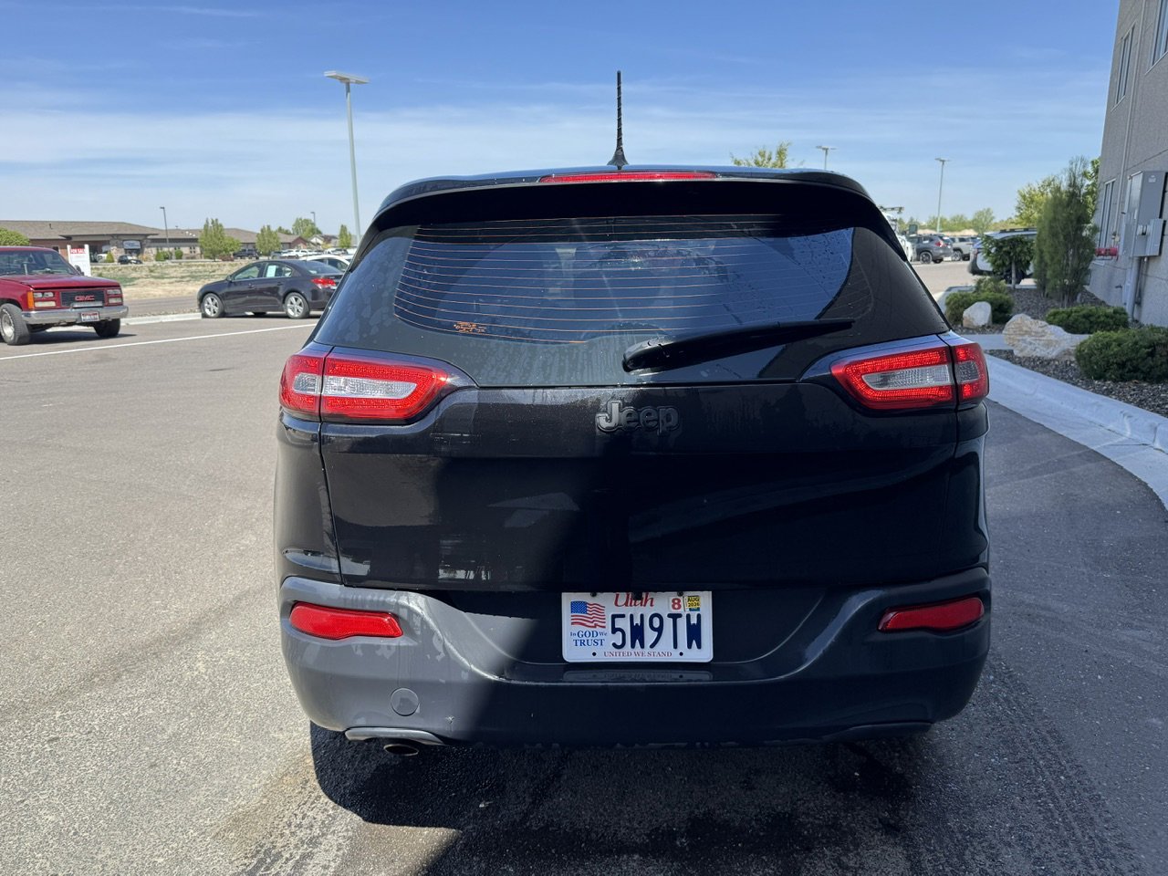 Used 2017 Diamond Black Crystal Pearlcoat Jeep Sport image 6