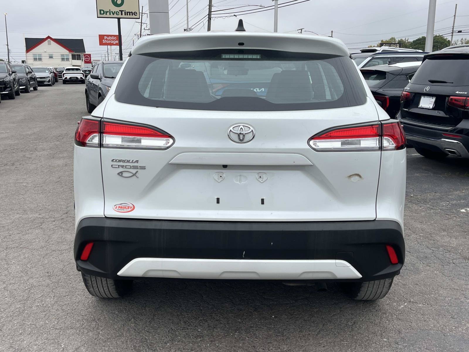 Used 2022 Wind Chill Pearl Toyota L image 4
