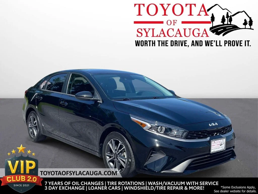 2024 Kia Forte LXS AT's photo