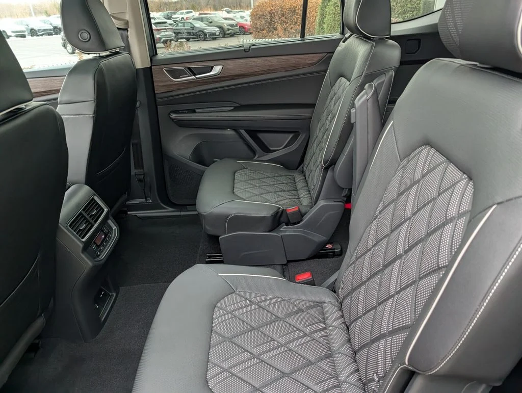 2026 Volkswagen Atlas SEL Premium R-Line - Photo 13