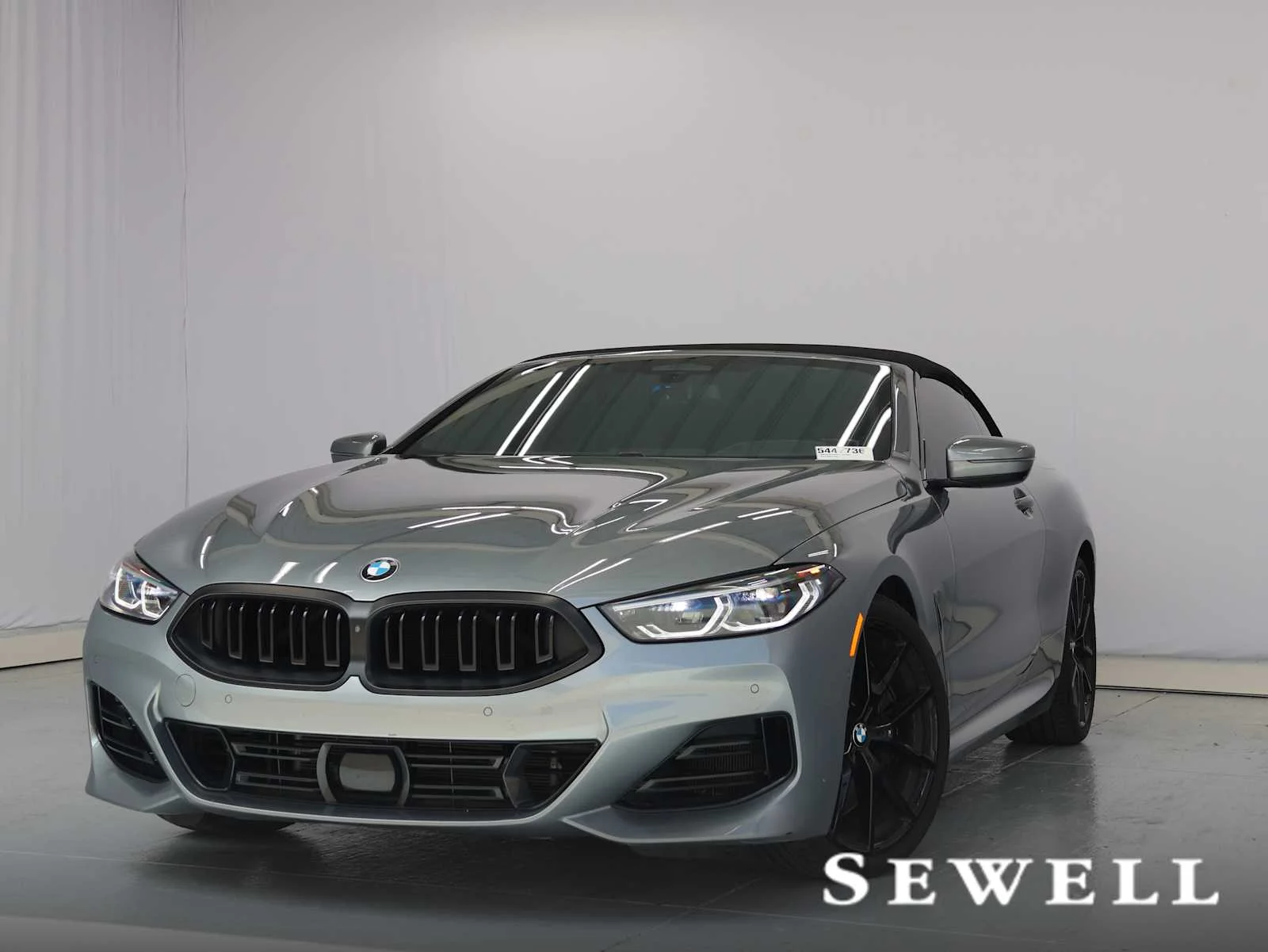 2023 BMW 8 Series 840i Convertible's photo